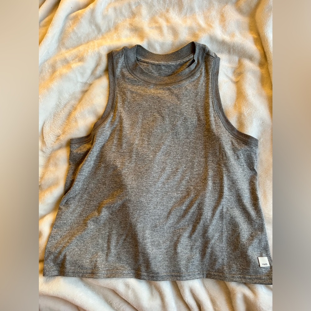 Vuori Soft Workout Tank Top - Size Small